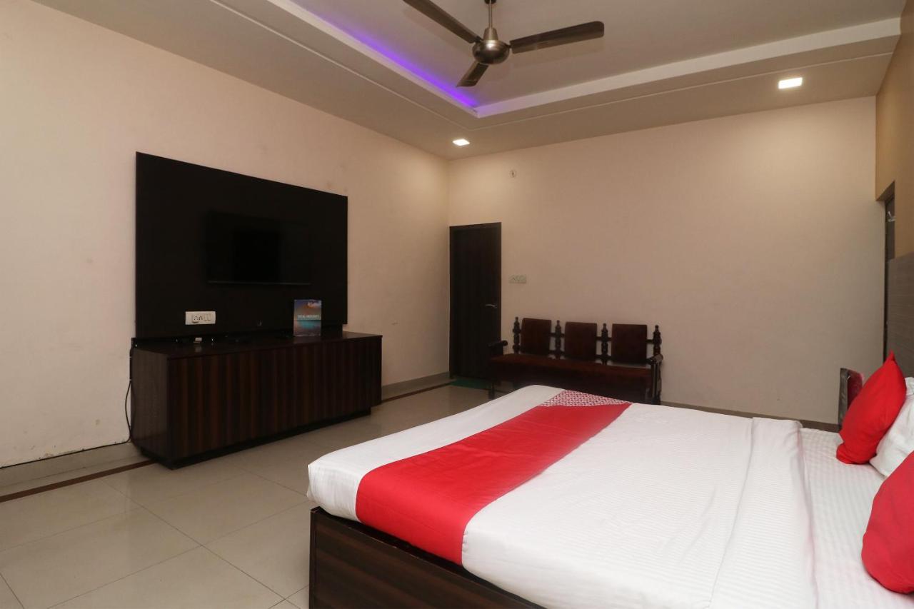 Oyo 22826 Hotel Sheltear & Resturant Агра Экстерьер фото