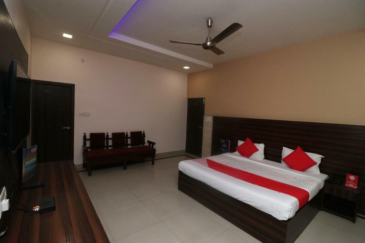 Oyo 22826 Hotel Sheltear & Resturant Агра Экстерьер фото